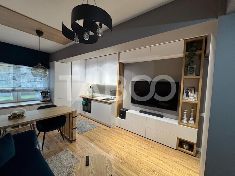 Apartament cu 3 camere semidecomandat, mobilat în Turnișor
