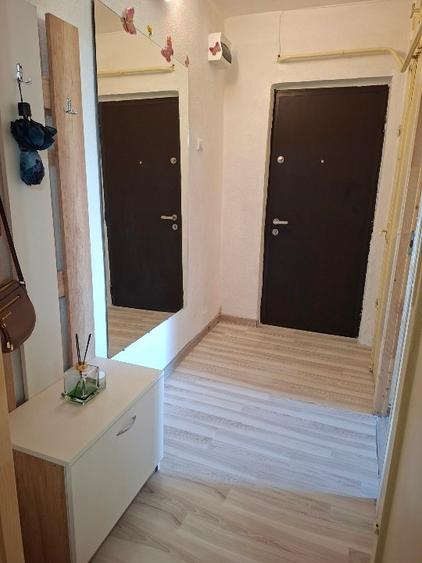 Apartament cu 2 camere semidecomandat în