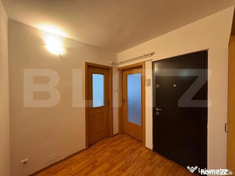 Apartament cu 3 camere decomandat în Sărari