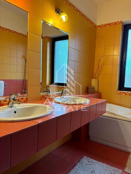 Casă individuală cu 6 camere cu Canalizare în Mehala