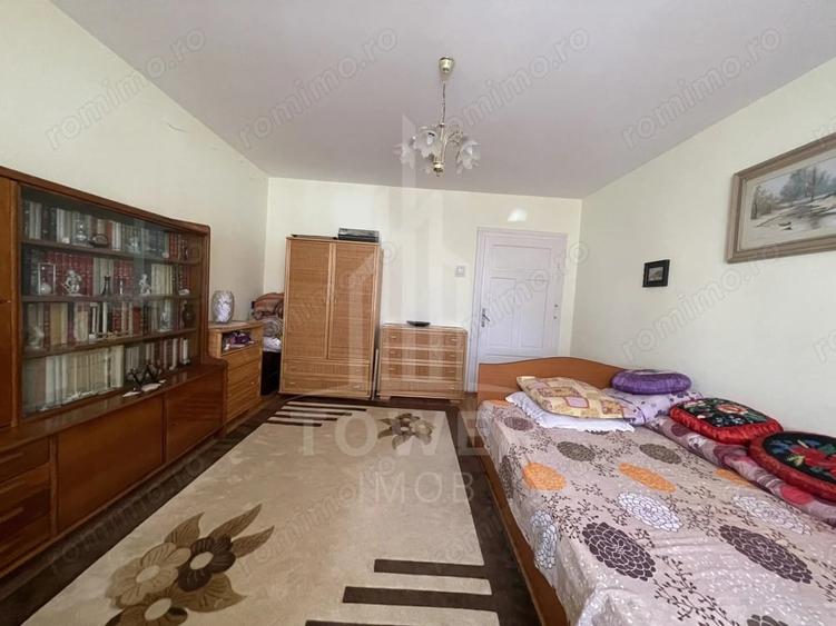 Casă cu 3 camere cu Teren 1000 Mp în Calea Poplăcii