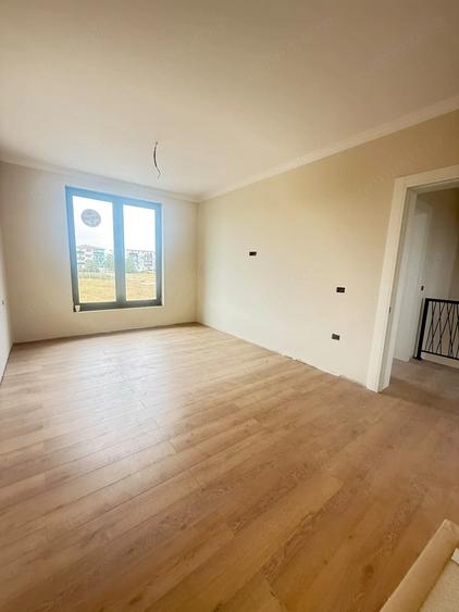 Casă cu 3 camere cu Teren 250 Mp în Braytim