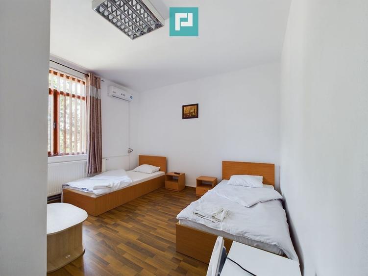 Casă individuală cu 7 camere cu Teren 400 Mp în Ultracentral