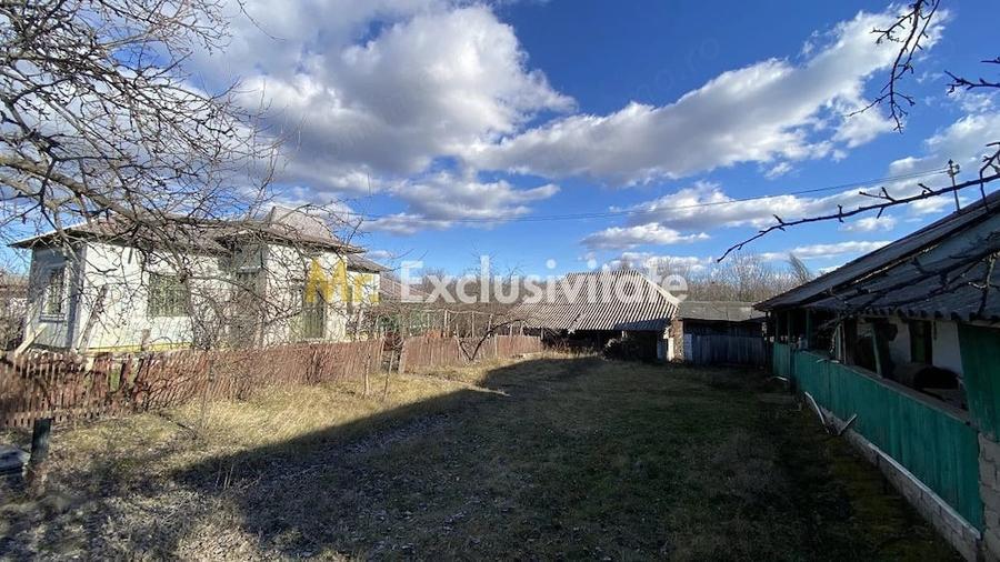 Casă cu 2 camere cu Teren 4145 Mp în Vedea