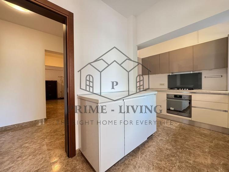 Apartament cu 4 camere decomandat, mobilat în Polonă