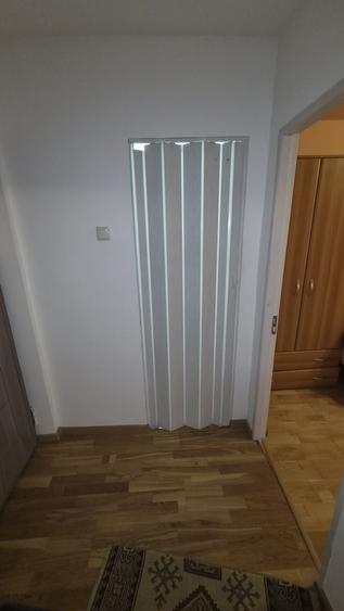 Apartament cu 3 camere decomandat în Micro 16