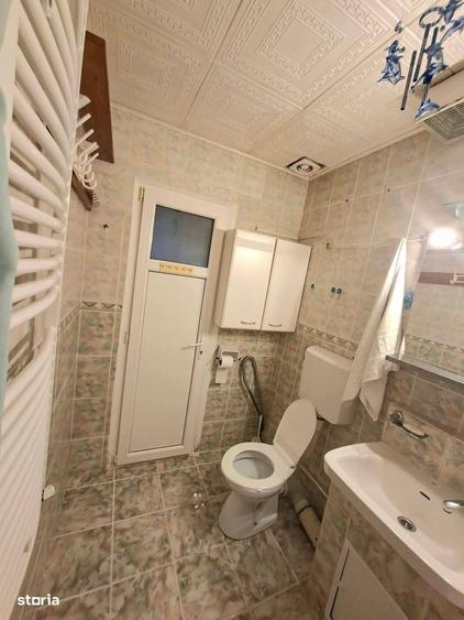 Apartament cu 2 camere semidecomandat în Craiovița Nouă