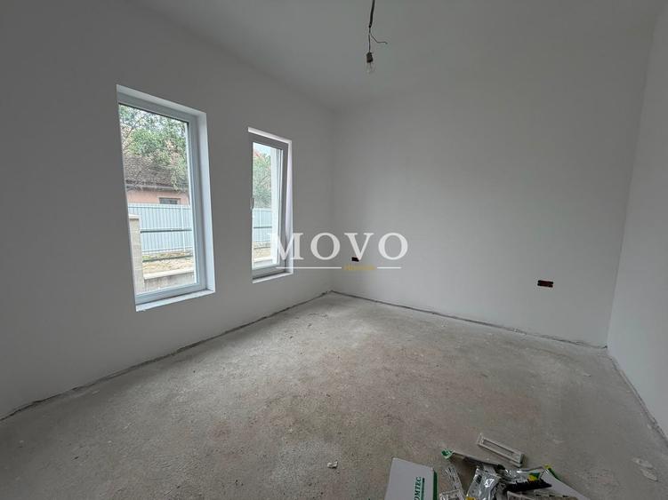 Duplex cu 3 camere cu Canalizare în Utvin