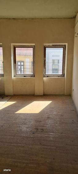 Spațiu comercial, de 201 mp, în Ungureni