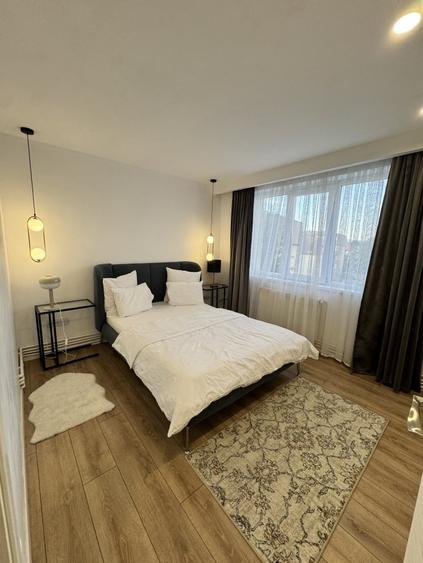 Apartament cu 2 camere semidecomandat, mobilat în Central
