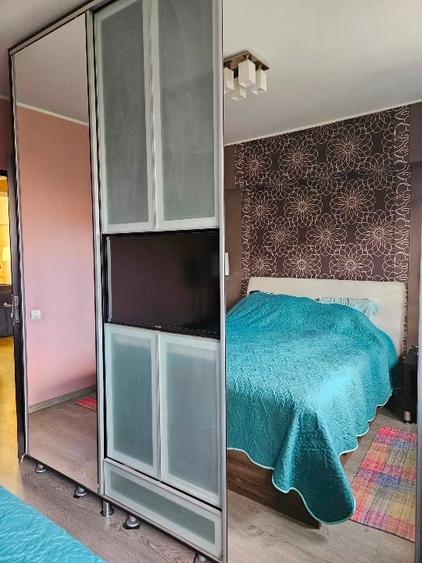 Apartament cu 4 camere semidecomandat, mobilat în Drumul Taberei