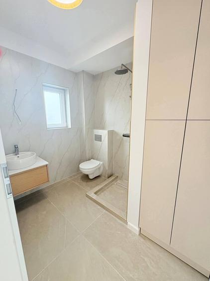 Duplex cu 5 camere cu Canalizare în Dobroești