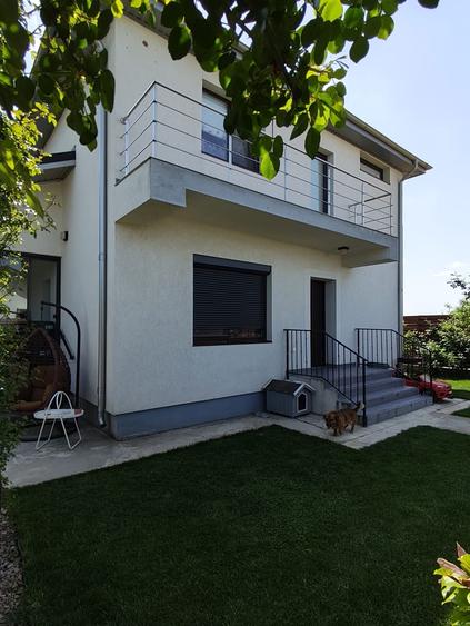Casă individuală cu 4 camere cu Teren 380 Mp în Joița