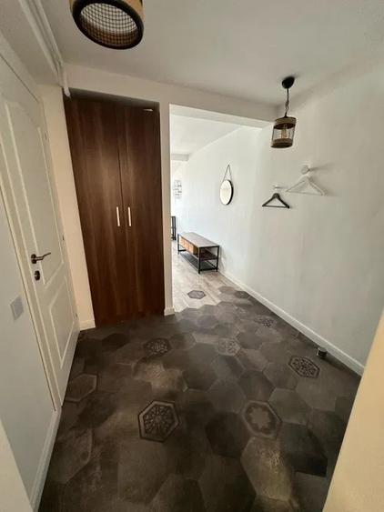 Apartament cu 2 camere semidecomandat, mobilat în Bună Ziua