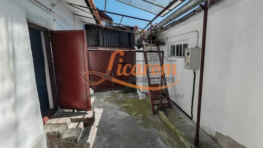 Blumana Proprietate singur in curte,2 corpuri de casa. - 15
