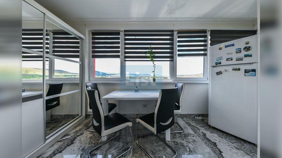 Apartament cu 3 camere semidecomandat, mobilat în Florești