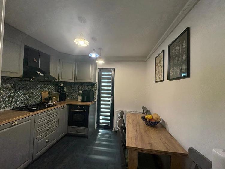 Apartament cu 3 camere decomandat în Dorobanți 2