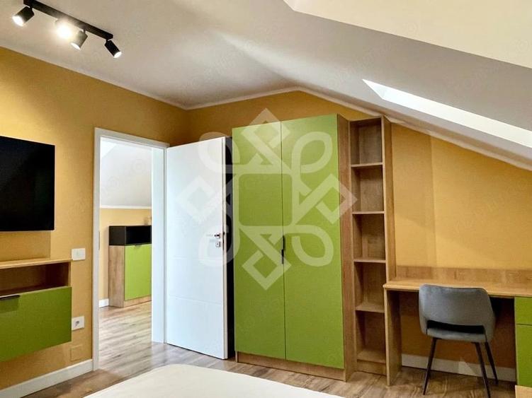 Apartament cu 3 camere semidecomandat în Central