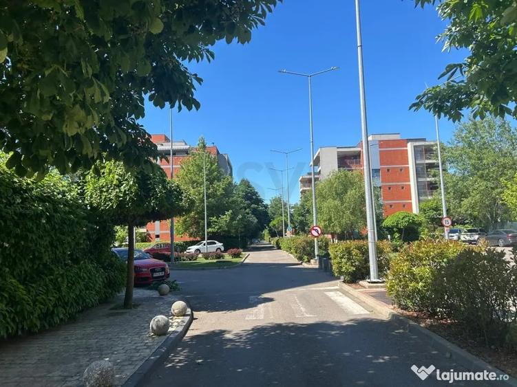 Apartament cu 4 camere decomandat în Băneasa