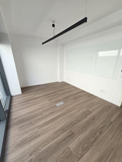 Apartament cu 4 camere decomandat în Națiunile Unite