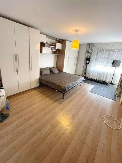Casă individuală cu 5 camere cu Canalizare în Pipera