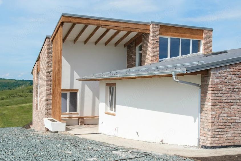 Casă cu Teren 1461 Mp în Săliște