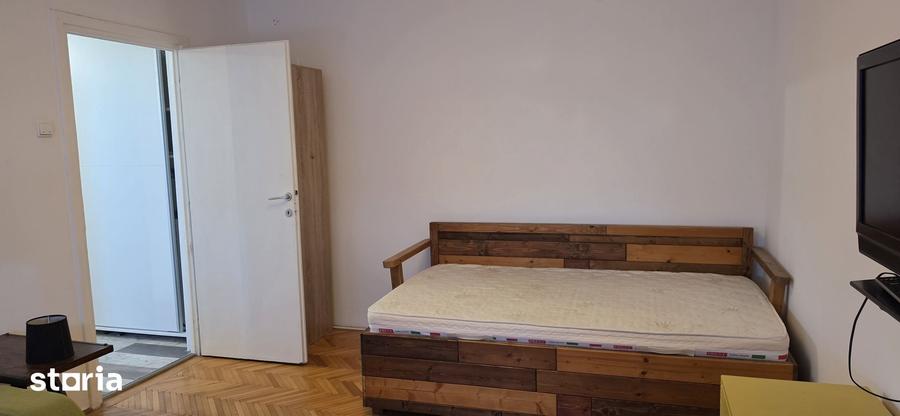 Garsonieră decomandată în Elisabetin