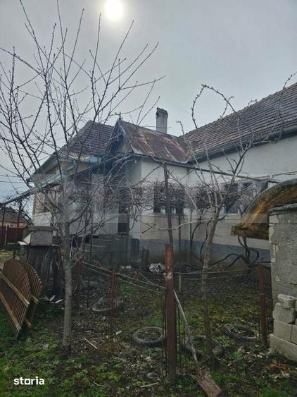 Casă cu 3 camere cu Teren 2766 Mp în Batoș