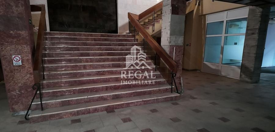 Spațiu comercial, de 1,954 mp, în Central