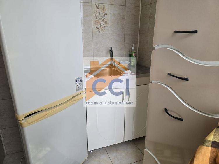 Garsonieră decomandată în Central