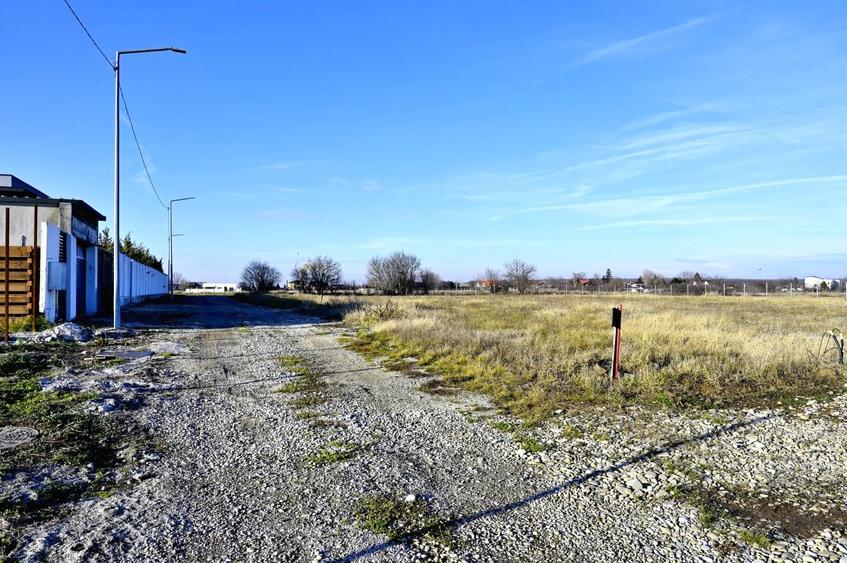 Teren Construcții intravilan de 740 mp, în Izvorani
