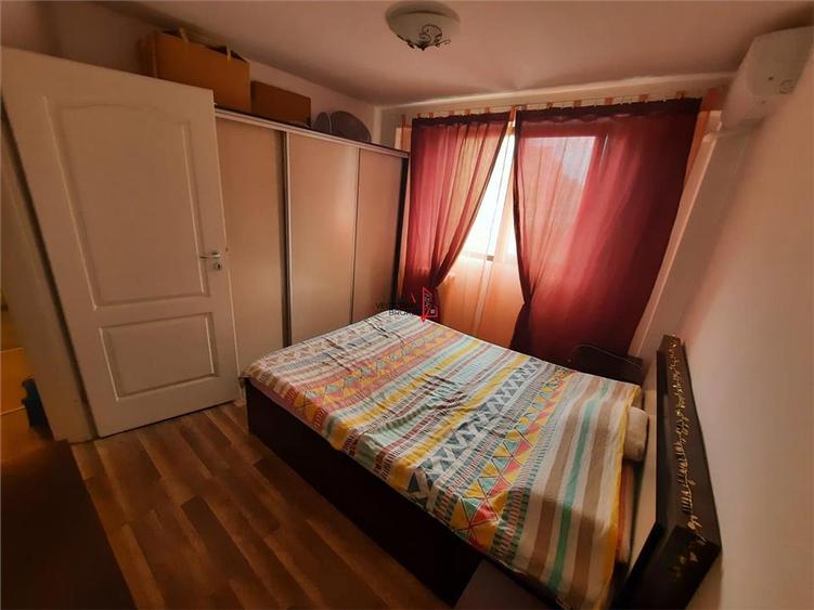 Apartament cu 4 camere decomandat în Pantelimon
