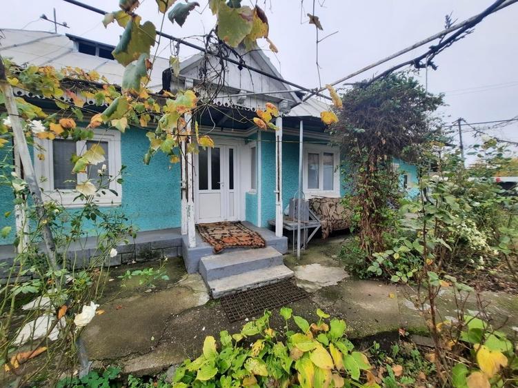 Casă individuală cu 2 camere cu Teren 1121 Mp în Săvinești