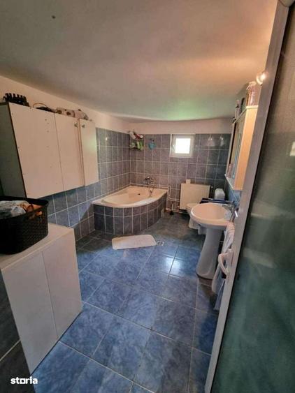 Casă cu 4 camere în Priporu