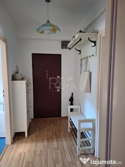 Apartament cu 2 camere decomandat în Crângași