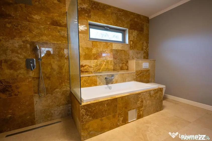 Casă cu 5 camere cu Teren 1600 Mp în Bistrița