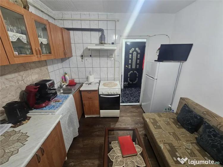 Garsonieră decomandată în Central