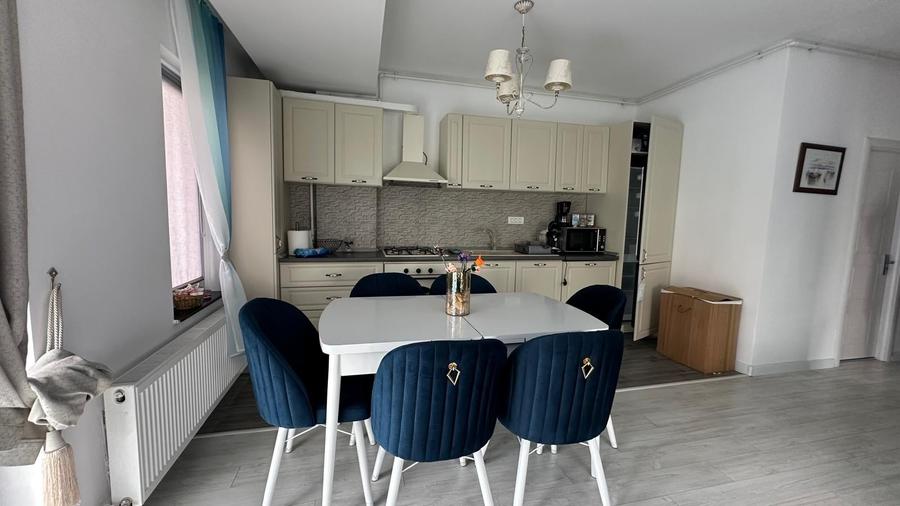 Apartament cu 2 camere decomandat în Est