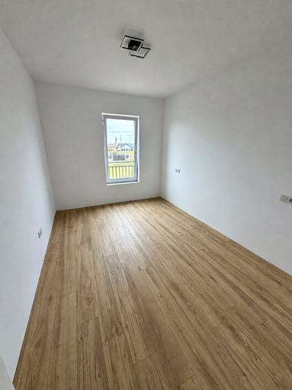 Duplex cu 4 camere cu Canalizare în Moșnița Nouă