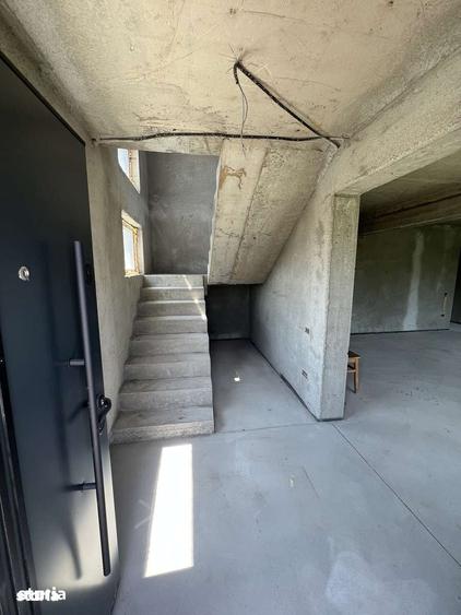 Casă cu 6 camere cu Teren 700 Mp în Breaza