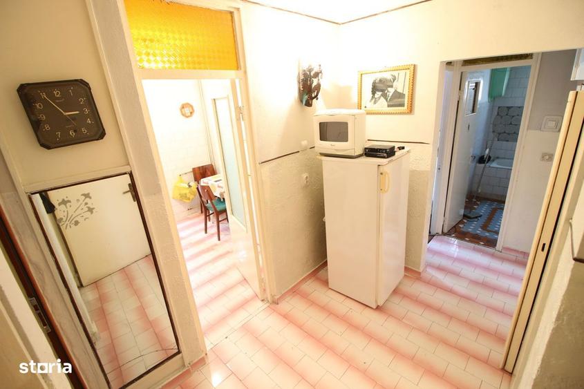 Apartament cu 4 camere decomandat în Piața Centrală
