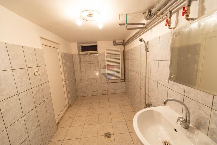 Apartament cu 3 camere semidecomandat, mobilat în Dorobanți