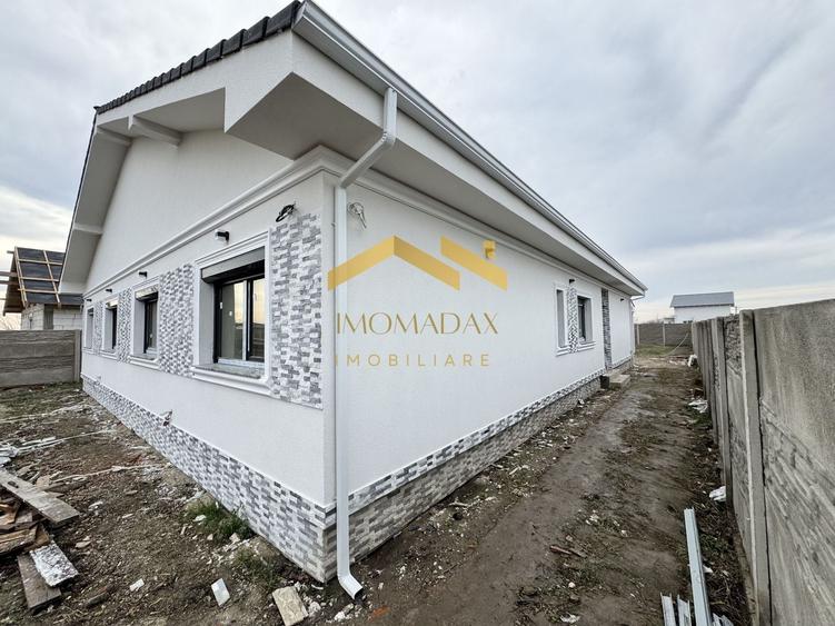 Casă individuală cu 4 camere cu Canalizare în Bucovăț (Remetea Mare)