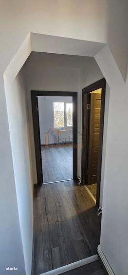 Apartament cu 3 camere decomandat în Astra