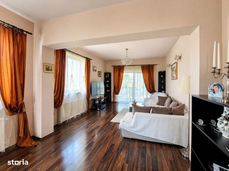 Casă cu 4 camere în Ostratu
