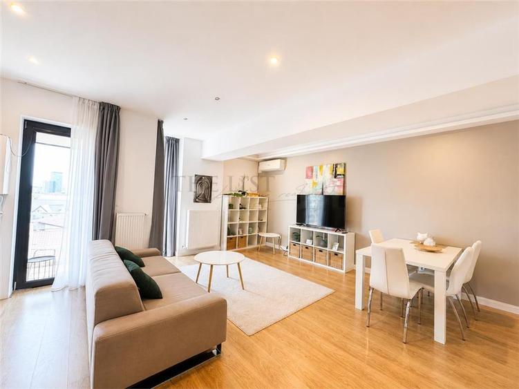 Apartament cu 2 camere semidecomandat, mobilat în Aviației