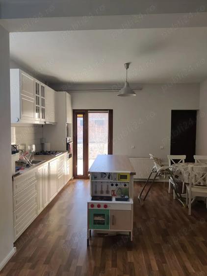 Casă cu 4 camere cu Teren 268 Mp în Central