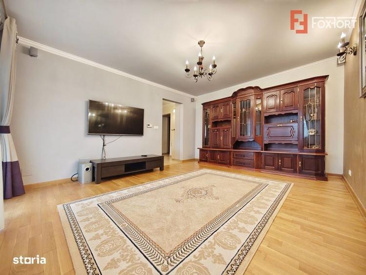 Apartament cu 3 camere decomandat în Girocului