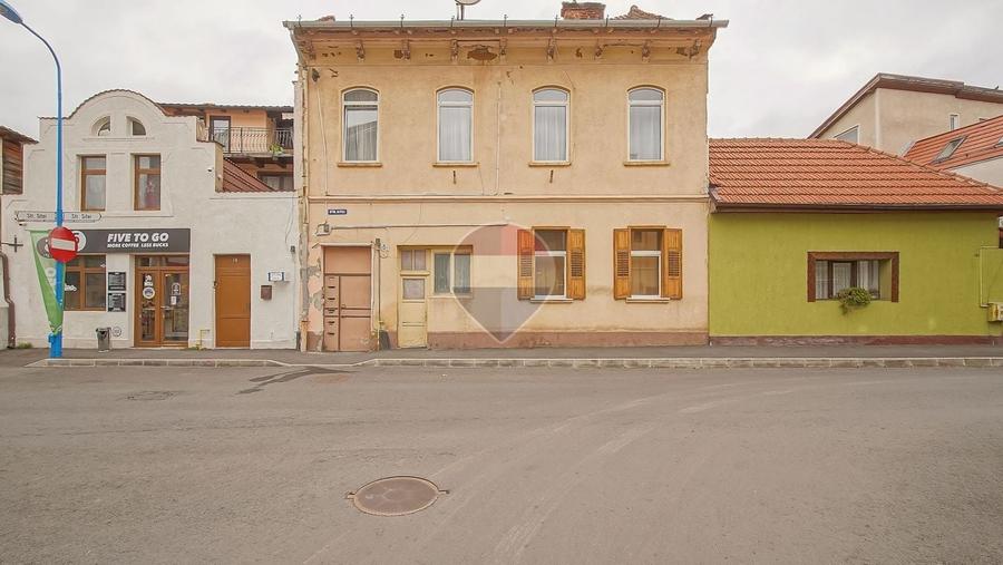 Garsonieră decomandată în Brașovul Vechi