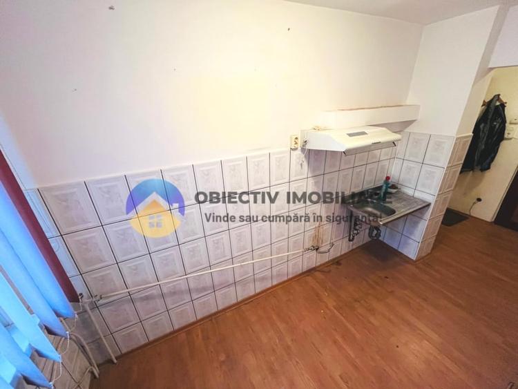 Apartament cu 3 camere semidecomandat în Dărmănești